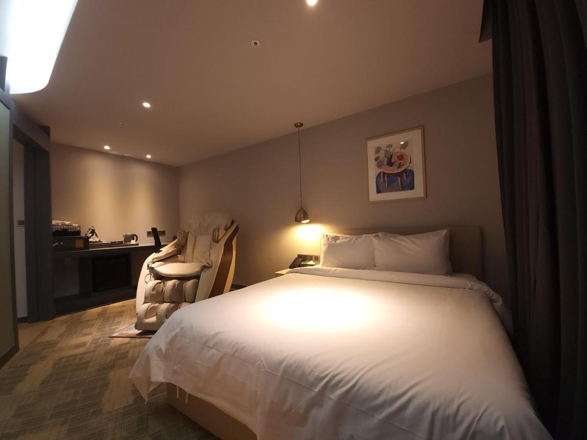 Brown Dot Hotel Чінджу Екстер'єр фото